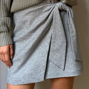 Aritzia Wilfred wrap front skirt size 6